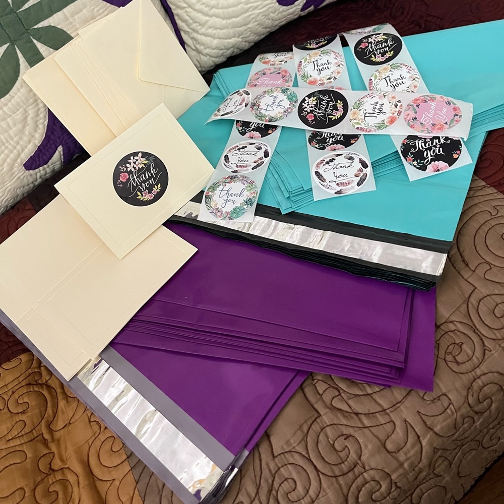40 Poly mailers/ 100 thank you stickers 2”/ 10 empty cards w/ envelope/